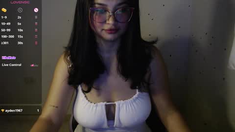 Snapshot of miss_ly_ chatting on March 13, 9:27 am ly independent model online show from March 13, 9:27 am