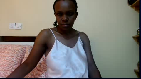 Reina online show from July 18, 12:42 pm