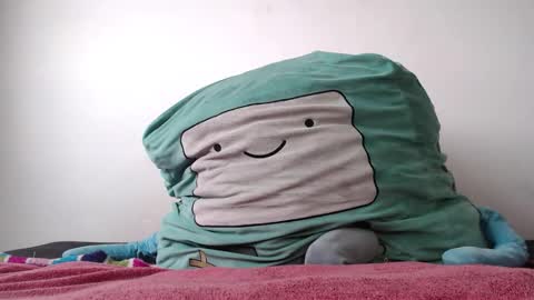 Kortana 2.0 dont forget thumbs up and follow me on twitter online show from October 5, 3:43 pm