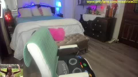 Trixie007 online show from May 21, 8:05 pm