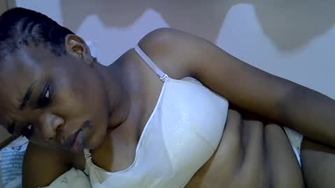 Snapshot of miss_velour chatting on June 19, 1:43 am miss_velour online show from June 19, 1:43 am