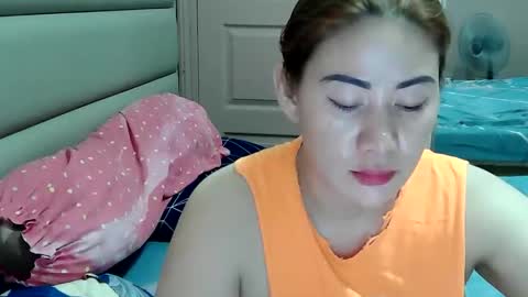 HOT MOMMY ZEPHYR online show from April 21, 6:55 pm