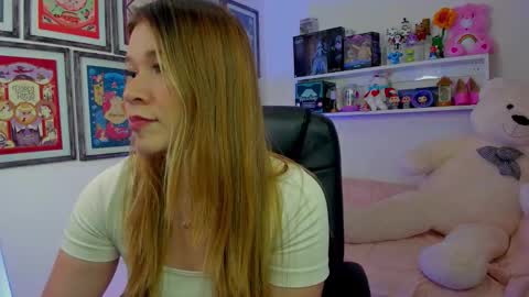 Snapshot of missamerica2 chatting on January 17, 1:21 am Martina Rivera online show from January 17, 1:21 am