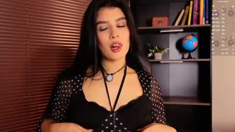 Laura online show from May 28, 1:08 pm