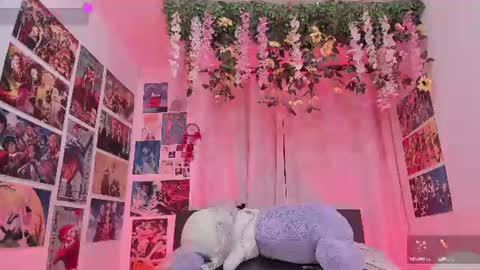 Snapshot of misscurvytop chatting on June 28, 11:00 pm Vane online show from June 28, 11:00 pm