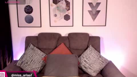 Snapshot of missemilie1 chatting on July 6, 3:47 pm Emilie Diaz online show from July 6, 3:47 pm