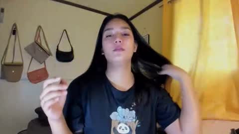 Snapshot of missindependent999 chatting on April 6, 4:10 am jj online show from April 6, 4:10 am