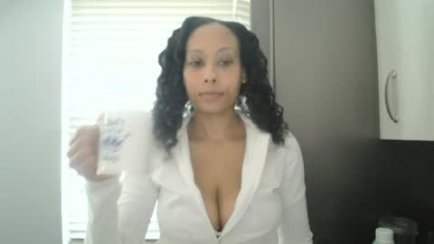 MissJasmineUK online show from July 3, 9:05 am