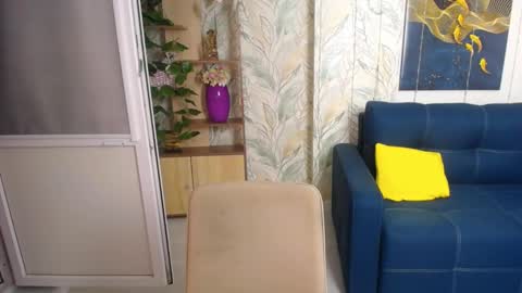 MissLaura online show from November 19, 7:08 am