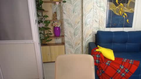 MissLaura online show from February 28, 6:03 am