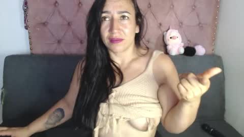 Snapshot of misslucyy1 chatting on June 10, 8:41 pm luccy online show from June 10, 8:41 pm