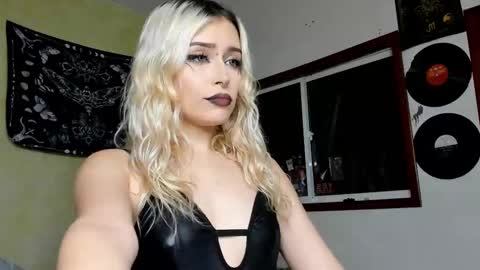 Miss Luna online show from March 12, 1:36 am