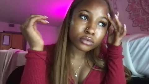 missmarimac online show from January 18, 8:34 pm