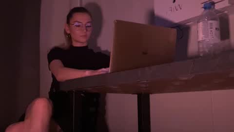 missmiroslava online show from March 4, 3:18 pm