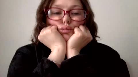 Snapshot of missmistressmal chatting on May 8, 1:27 pm missmistressmal online show from May 8, 1:27 pm