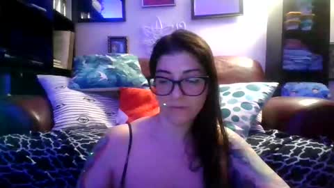 Snapshot of missmonatoyou chatting on February 6, 11:19 pm MissMona online show from February 6, 11:19 pm