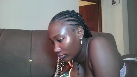 pretty gal online show from April 4, 1:41 pm