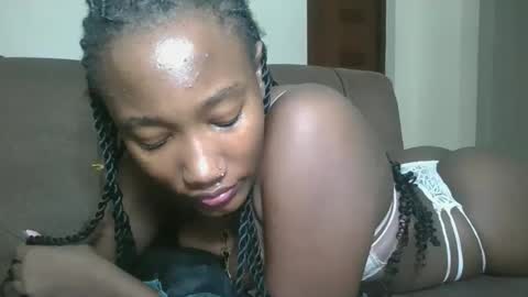 pretty gal online show from April 14, 8:26 pm