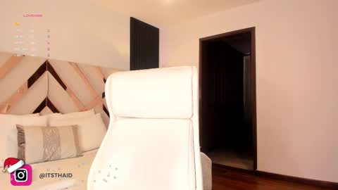 Fernanda Davila online show from December 22, 10:29 pm