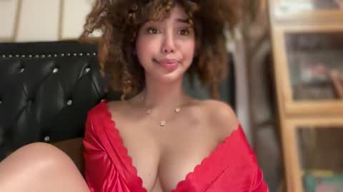 Divine Olga  online show from June 10, 9:08 am