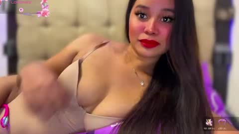 Snapshot of missxthalia697 chatting on July 1, 3:30 am Miss. Thalia online show from July 1, 3:30 am