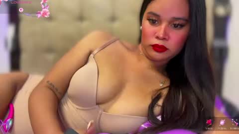 Snapshot of missxthalia697 chatting on July 17, 1:23 am Miss. Thalia online show from July 17, 1:23 am