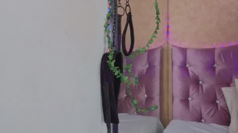 Stefanny online show from March 18, 2:09 pm