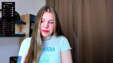Anya online show from April 5, 3:31 pm