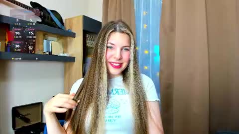 Anya online show from July 3, 6:36 pm