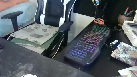 Snapshot of misterstrong95 chatting on September 9, 6:46 am misterstrong95 online show from September 9, 6:46 am