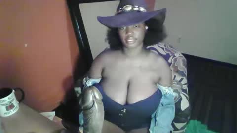 mistressmochareign online show from April 14, 2:17 am