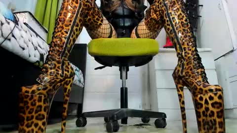 Tiffany online show from April 13, 2:50 am