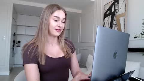 mistressuniverse online show from March 10, 9:36 am