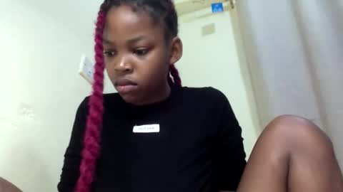 misty_shee online show from April 12, 7:13 am