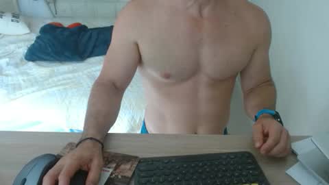 Snapshot of mitcheli chatting on November 10, 3:00 pm Onlyfans online show from November 10, 3:00 pm