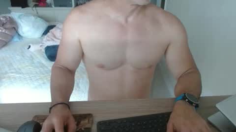 Snapshot of mitcheli chatting on March 4, 3:18 pm Onlyfans online show from March 4, 3:18 pm