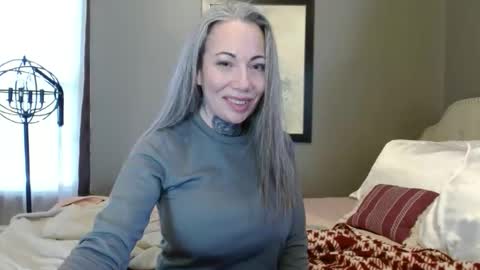 MizXtrix online show from March 19, 4:33 pm