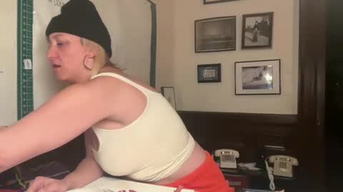 Snapshot of mizzstorm13 chatting on February 22, 4:13 am Mizz Storm online show from February 22, 4:13 am