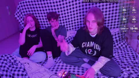 Tim and Lisa  Simon and Luna online show from February 6, 5:09 pm