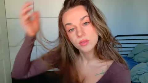 mmminnie online show from March 18, 10:51 am