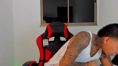 mnell28 online show from April 13, 9:04 am