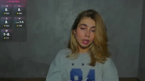 Snapshot of moanamo chatting on January 18, 12:20 pm Princess Moana online show from January 18, 12:20 pm