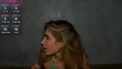 Snapshot of moanamo chatting on March 15, 1:17 pm Princess Moana online show from March 15, 1:17 pm