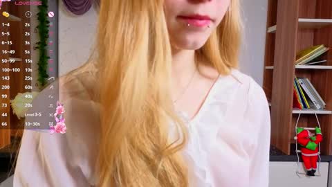 Laura online show from January 12, 1:00 am