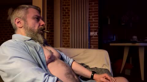 molitsrymale69 online show from November 23, 7:35 pm