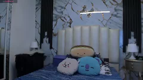 Snapshot of molliebue1 chatting on July 6, 12:13 pm Hey Guys Im Mollie online show from July 6, 12:13 pm