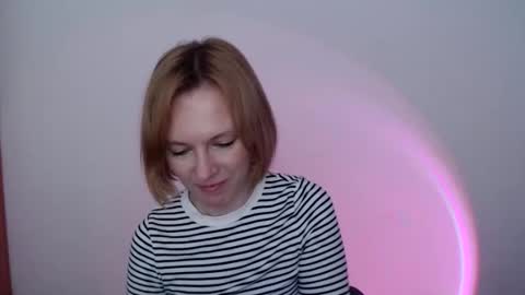 mollilove online show from May 14, 10:00 am