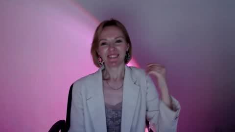 mollilove online show from May 20, 7:58 am