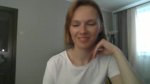 mollilove online show from June 4, 3:40 pm