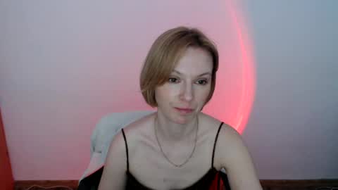 mollilove online show from June 15, 9:22 am